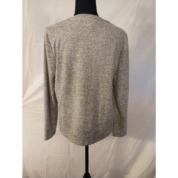 Weekends by Chico's Women's Lightweight Sweater Gray w/Sequin Star Design - Picture 4 of 8